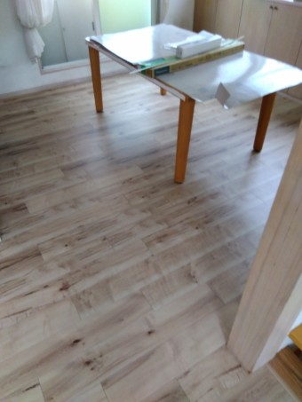 2階フローリング工事後 (3) ea9bb2b1f0ac9d55455a2908cf25870f